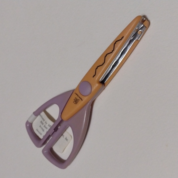 3/$15 Provo Craft Scissors 34-0011 - Picture 1 of 4
